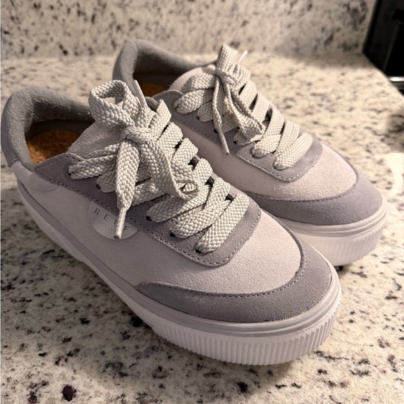 Reef Shoes - Reef Women's Sneakers in Gray and White